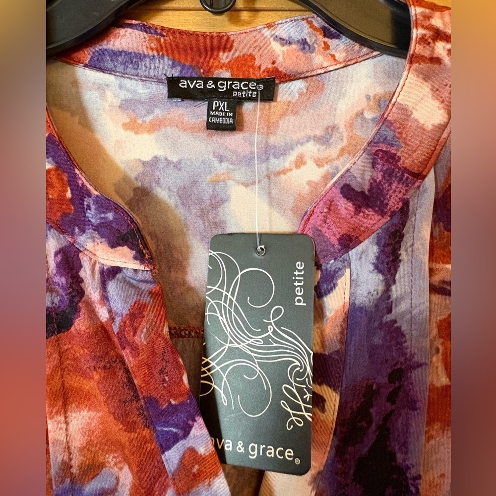 Ava & Grace NWT Purple Red Graphic Blouse with Mandarin Collar. Size PXL - Picture 2 of 9